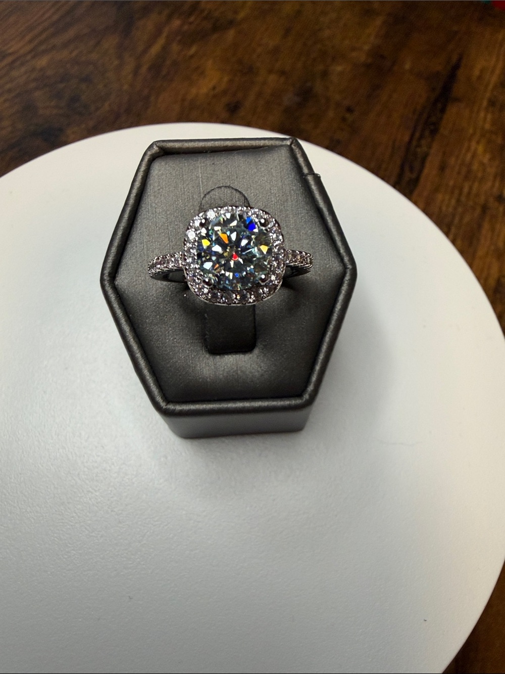 Silver Halo Round-Cut Moissanite Engagement Ring [SIZE 8, 2 CT]